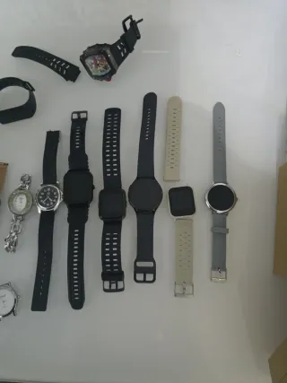 Vari orologi (nero, argento)