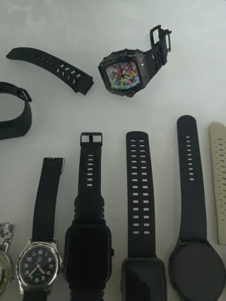 Vari orologi (nero, argento)