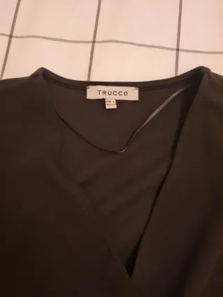 Top negro Trucco cruzado