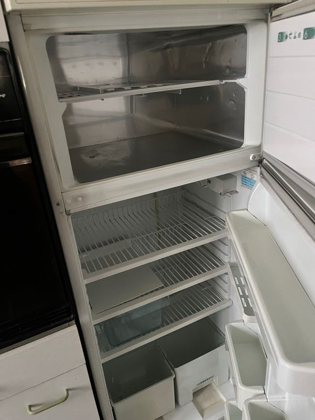 Nevera Ariston con congelador