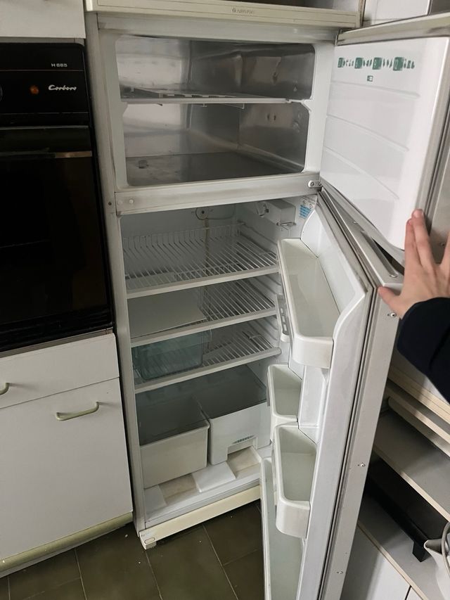 Nevera Ariston con congelador