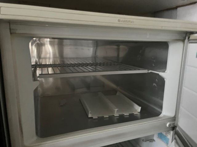 Nevera Ariston con congelador