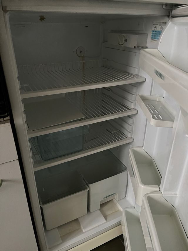 Nevera Ariston con congelador