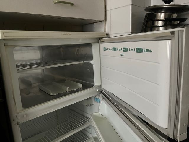 Nevera Ariston con congelador