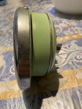 Reloj despertador carga manual años 60