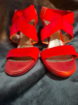Sandalias de tacón rojas