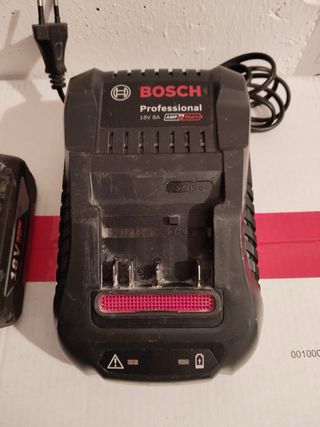 Cargador y Batería Bosch Professional 18V