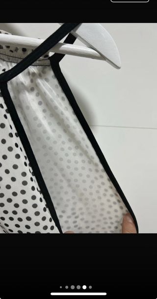 Blusa lunares sin mangas