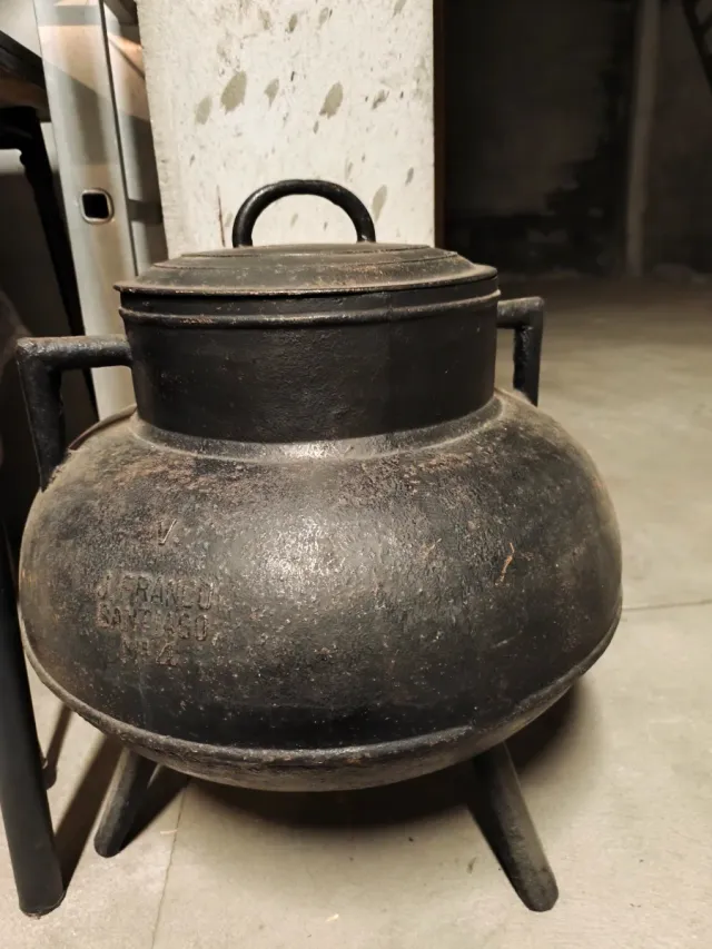 Pote Gallego Hierro Fundido