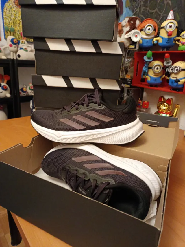 Zapatillas Adidas Response talla 40.