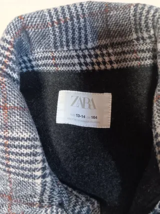 Chaqueta cuadros escoceses gris y rojo