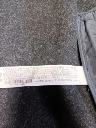 Chaqueta cuadros escoceses gris y rojo