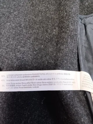 Chaqueta cuadros escoceses gris y rojo