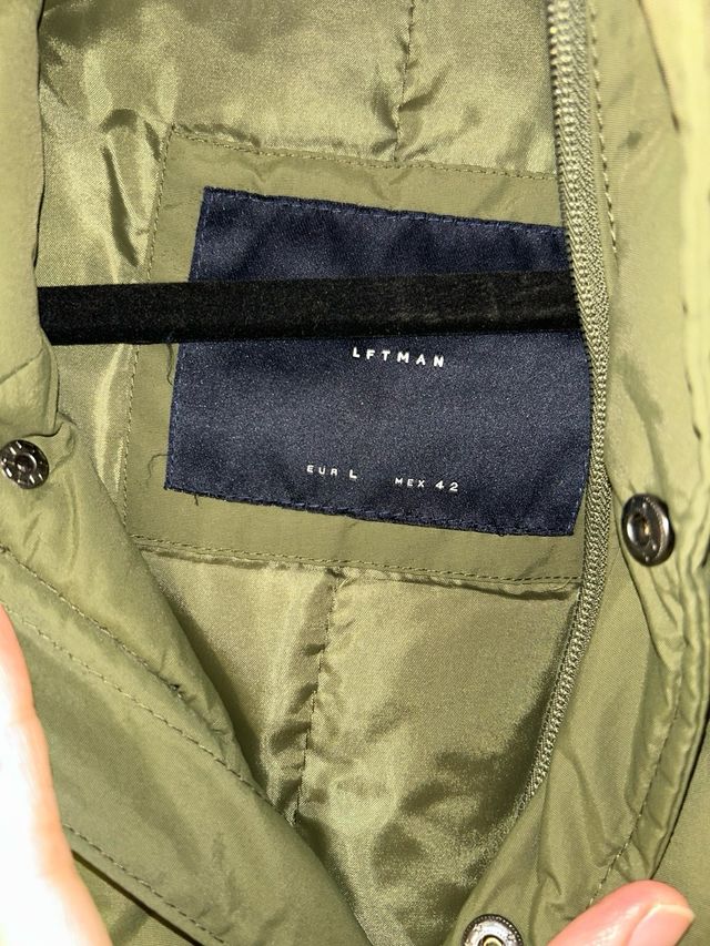 Sudadera verde estilo plumífero