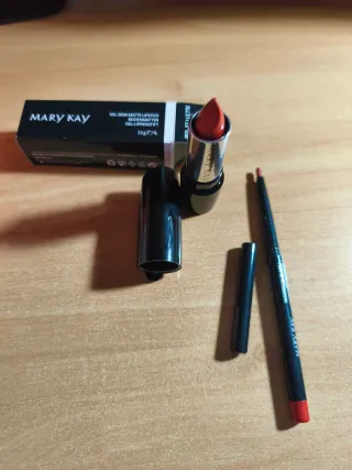 Lápiz Labios Gel Semi-Mate y lip liner waterprof