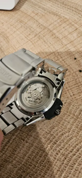 Reloj Seiko Automático Negro y Plateado