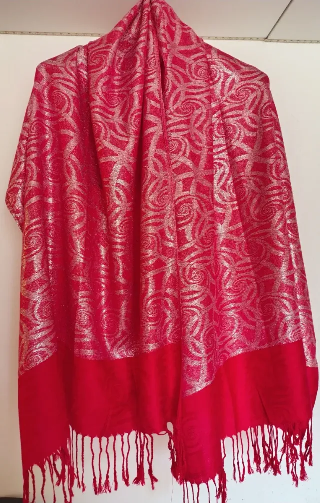 Sciarpa rossa con rose argento Cm 180 X 67