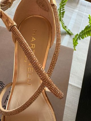 Sandalia Joya Martinelli Dorada