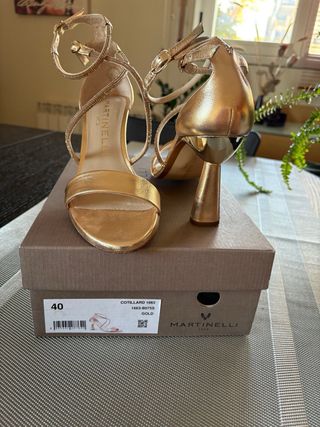 Sandalia Joya Martinelli Dorada