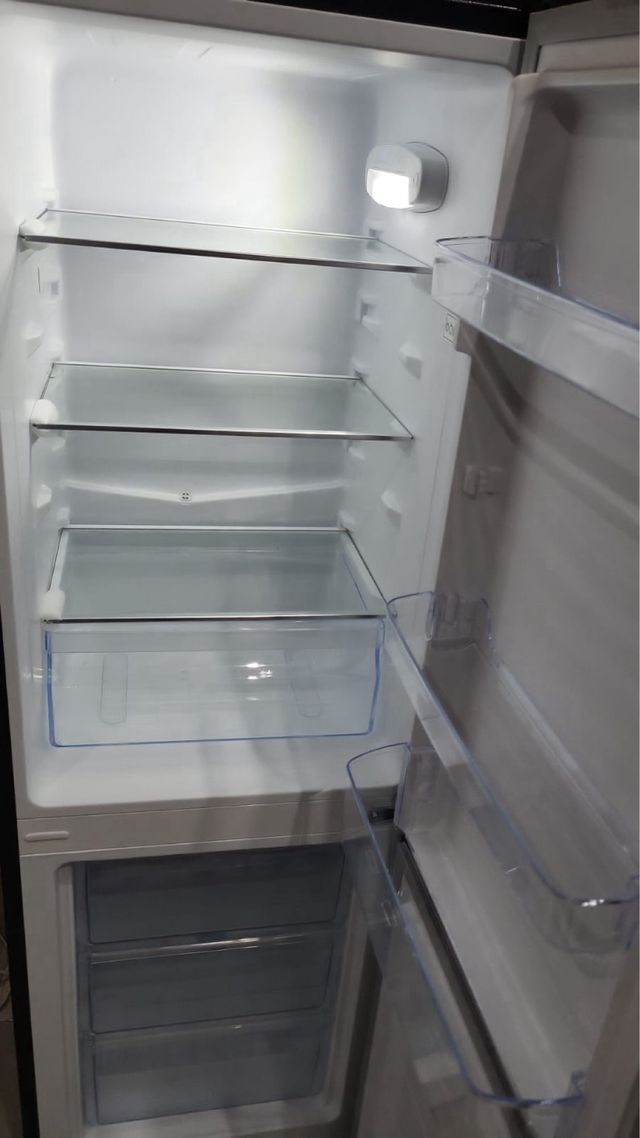 Nevera CHIQ sin usar