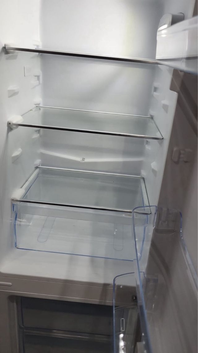 Nevera CHIQ sin usar