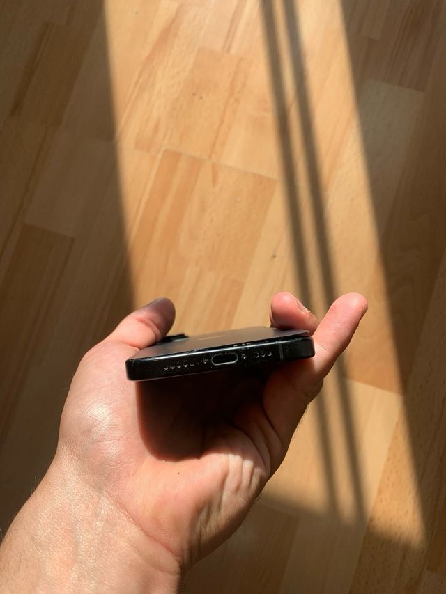 Chasis iPhone 16 Negro