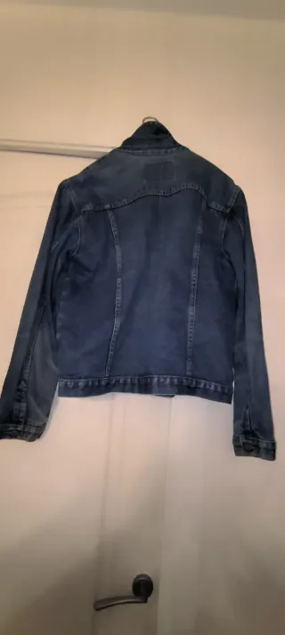 Chaqueta tejana Denim VINTAGE Talla S viene grande
