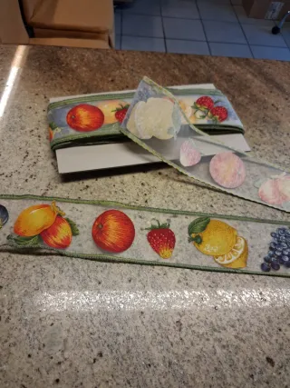 Passamaneria trasparente con frutti