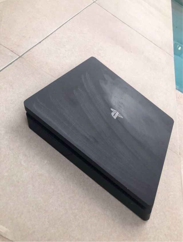 Consola PS4 Pro Slim Negra