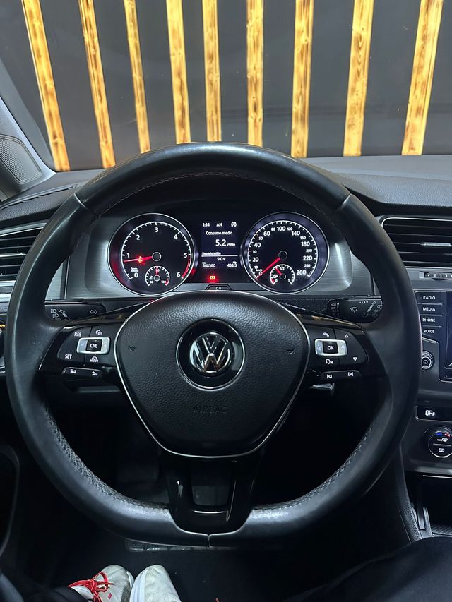 Volkswagen Golf VII