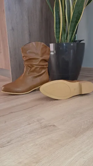 Botas marrones tacón bajo cómodas