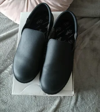 Zapatos de trabajo mujer Dian negros . NEGOCIABLE