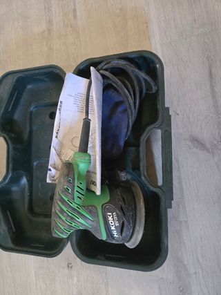 Taladro Makita con cargador y baterías