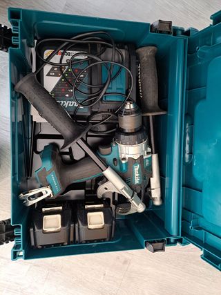 Taladro Makita con cargador y baterías