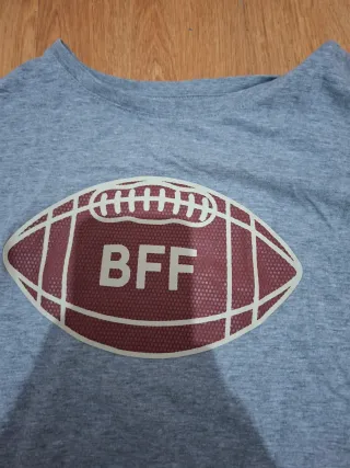 Camiseta Mango gris con estampado