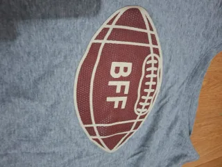 Camiseta Mango gris con estampado