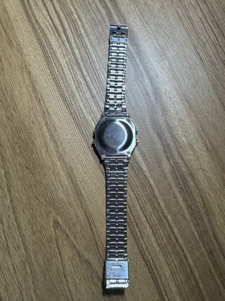 Reloj digital plateado OFERTA