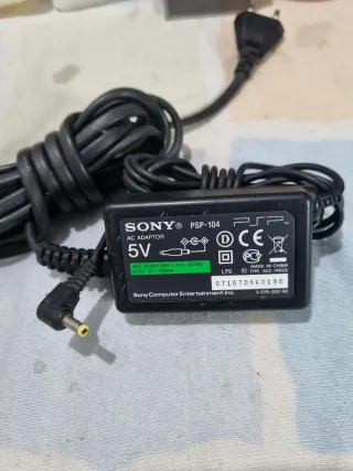 Cargador Sony PSP-104 AC Adaptor 5V 2000mA