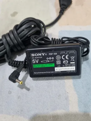 Cargador Sony PSP-104 AC Adaptor 5V 2000mA