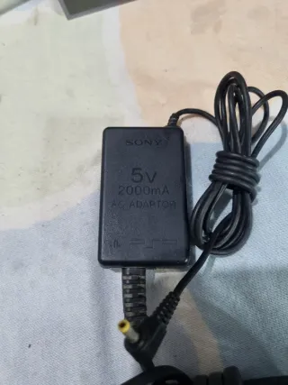 Cargador Sony PSP-104 AC Adaptor 5V 2000mA