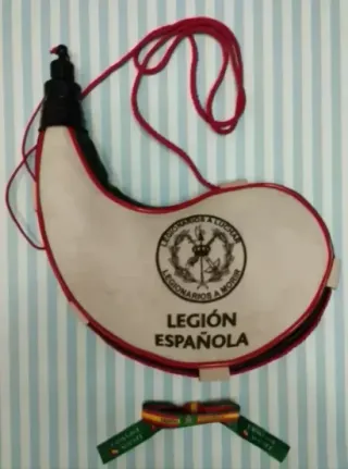 BOTA VINO CURVA PIEL 1L LEGION + REGALO PULSERA