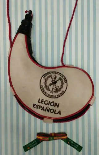 BOTA VINO CURVA PIEL 1L LEGION + REGALO PULSERA