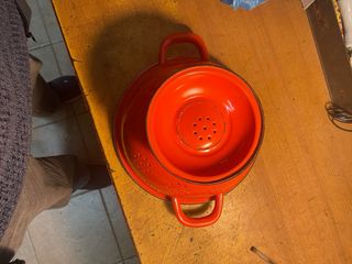 Scolapasta in ceramica bianco e rosso