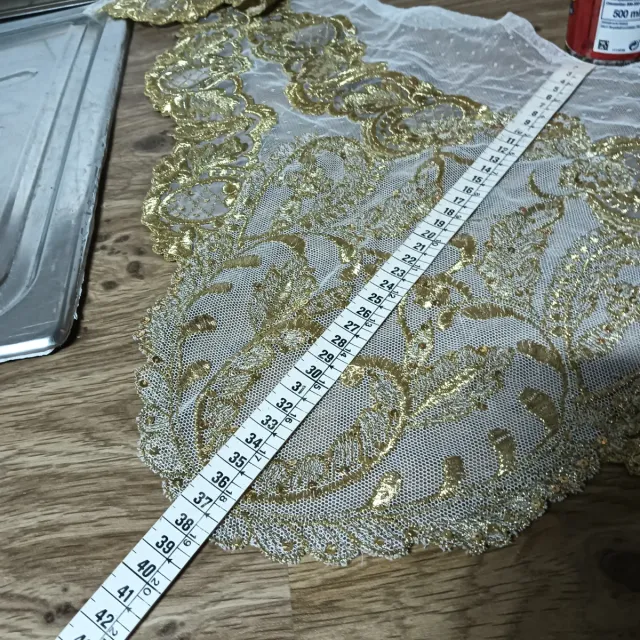 Pico de mantilla dorado para adulta