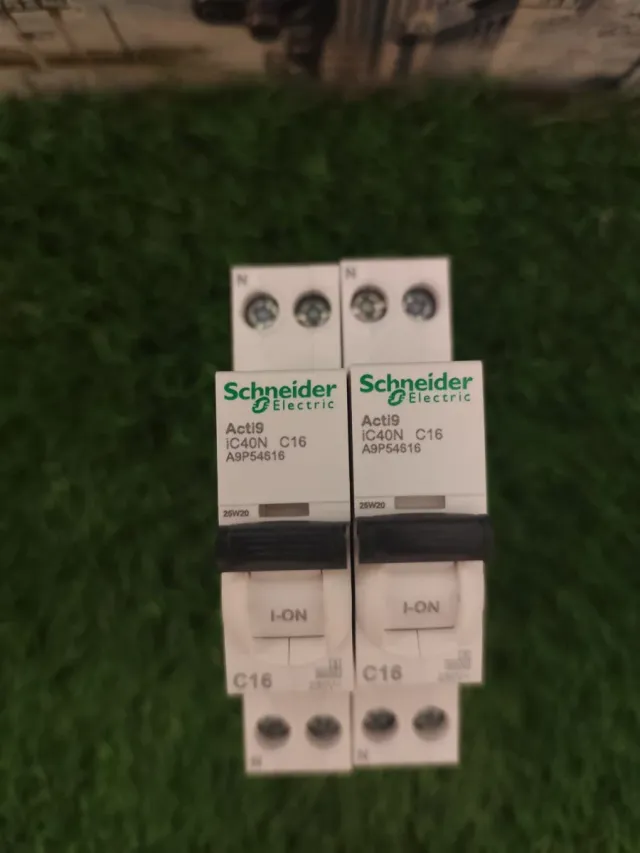 Interruptor Schneider Electric Acti9 IC40N C16