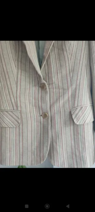 Americana beige con rayas