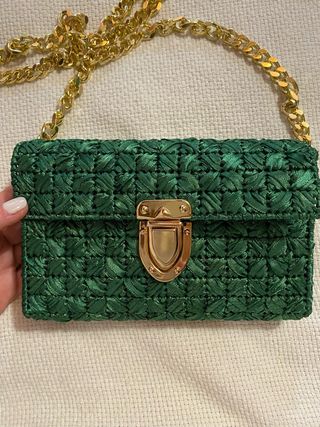 Borsa verde fatta a mano con catena oro