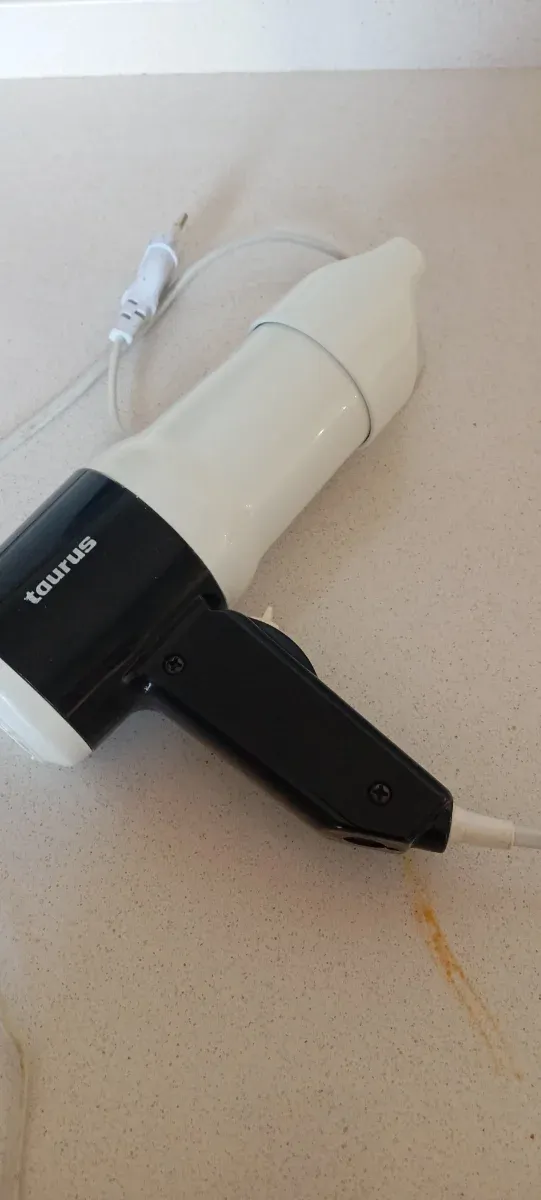 Asciugatrice per capelli Taurus nero e bianco