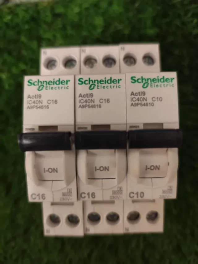 Schneider Electric Acti9 IC40N Interruptores