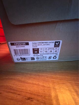 Zapatillas Blancas con Logo Naranja Talla 44